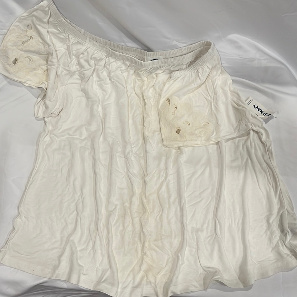 Old navy women’s off the shoulder top